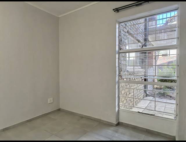 3 BEDROOM APARTMENT FOR SALE IN WINDSOR WEST